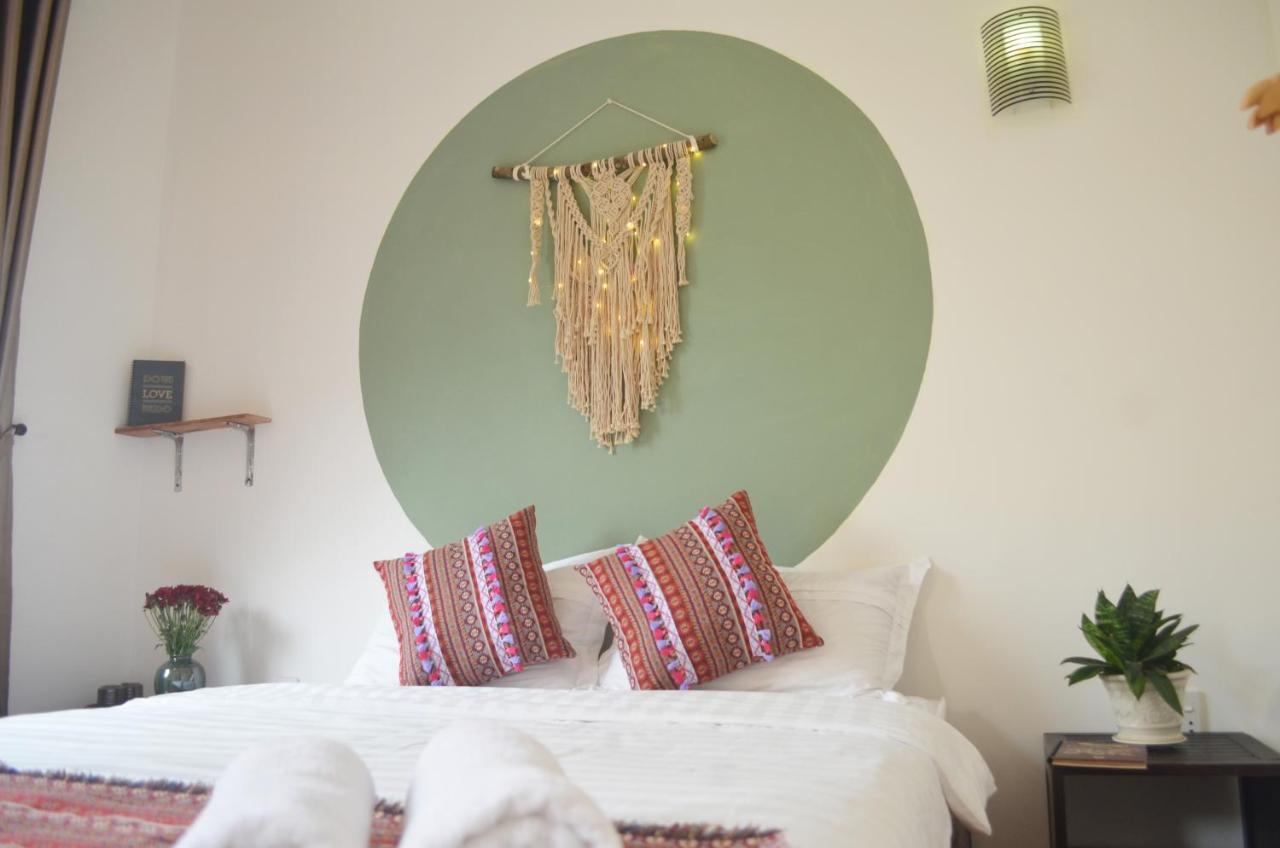 Corner Night Market Homestay Хоян Екстер'єр фото